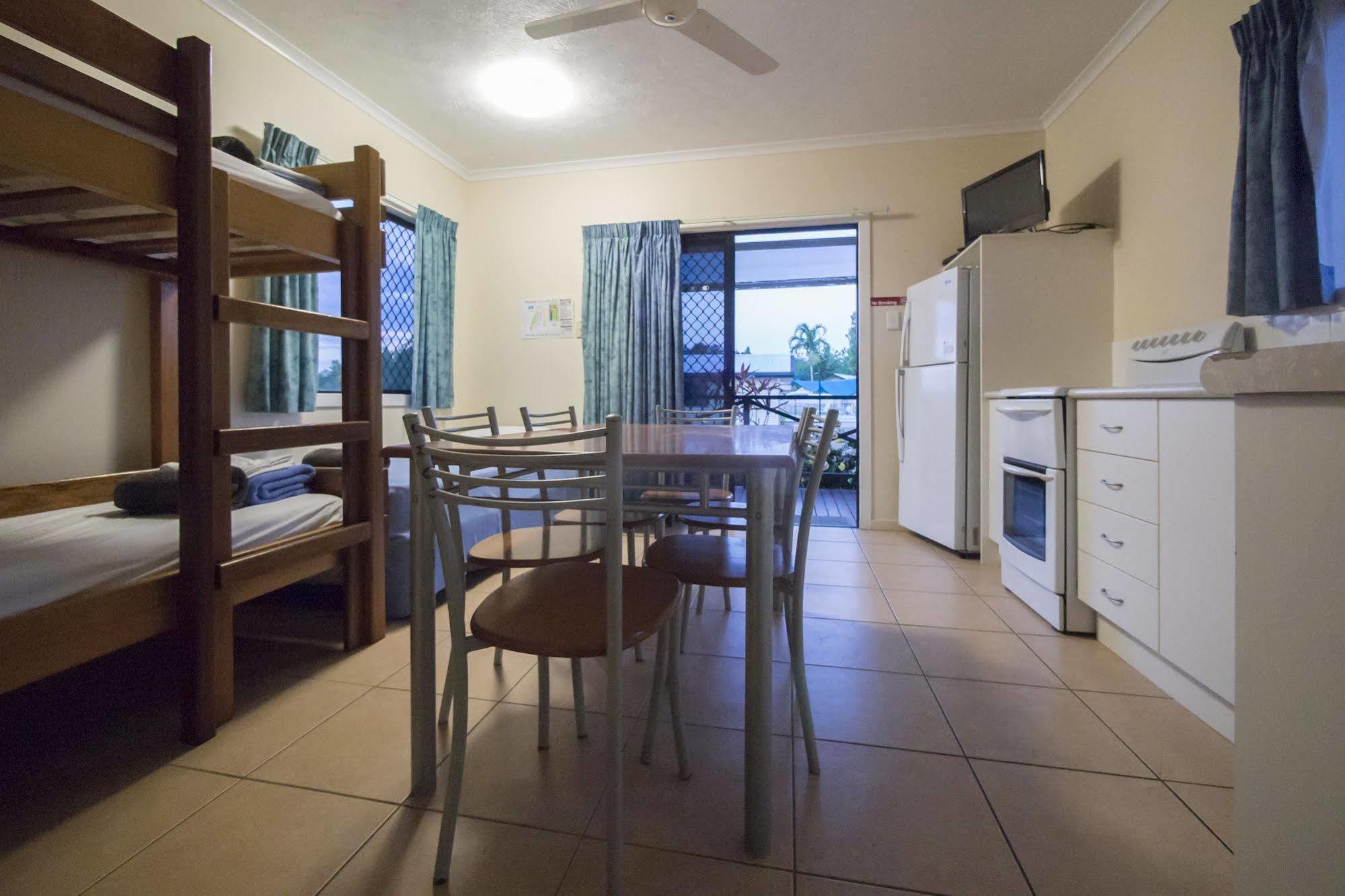 Hinchinbrook Marine Cove Resort Lucinda Exterior photo