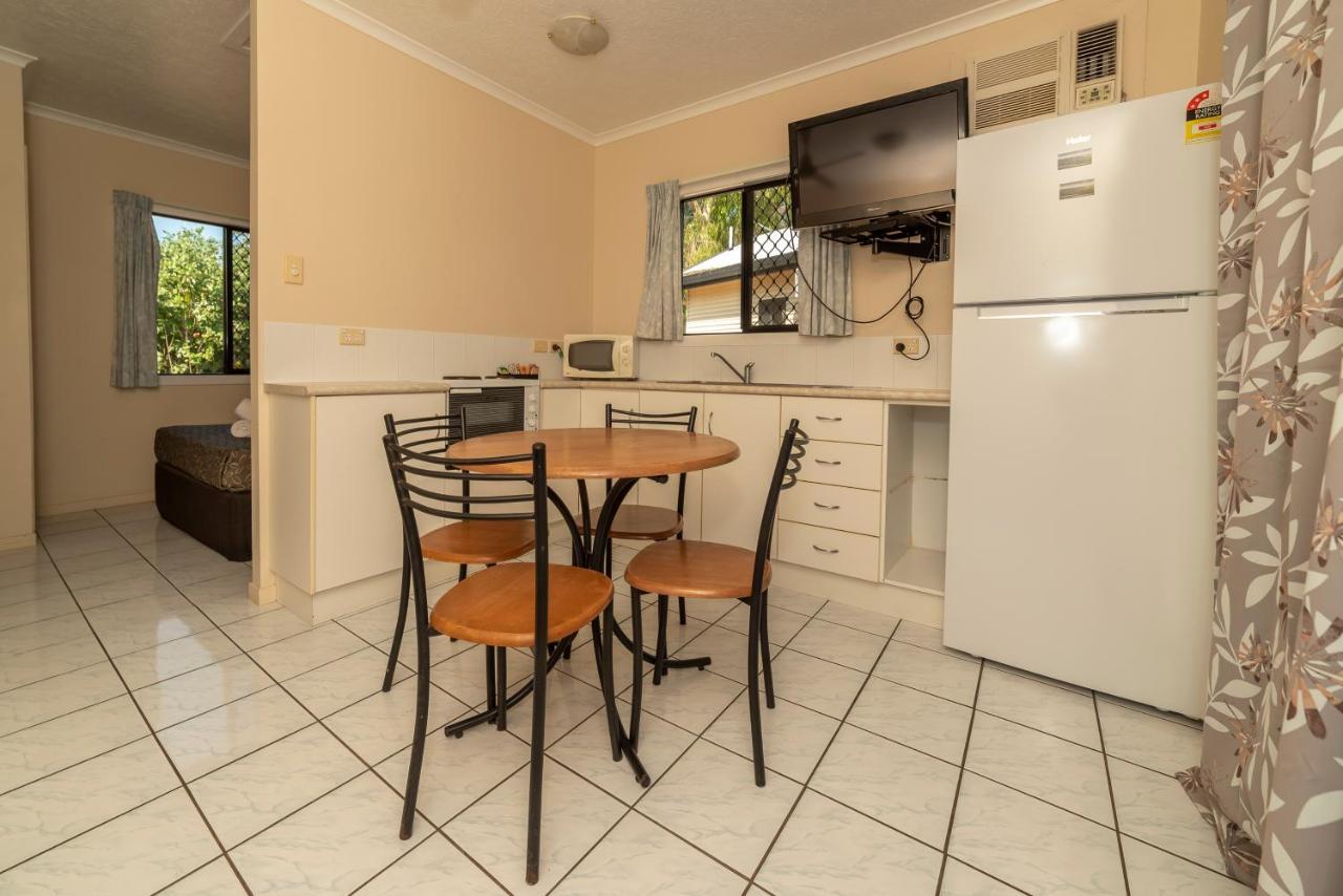 Hinchinbrook Marine Cove Resort Lucinda Exterior photo