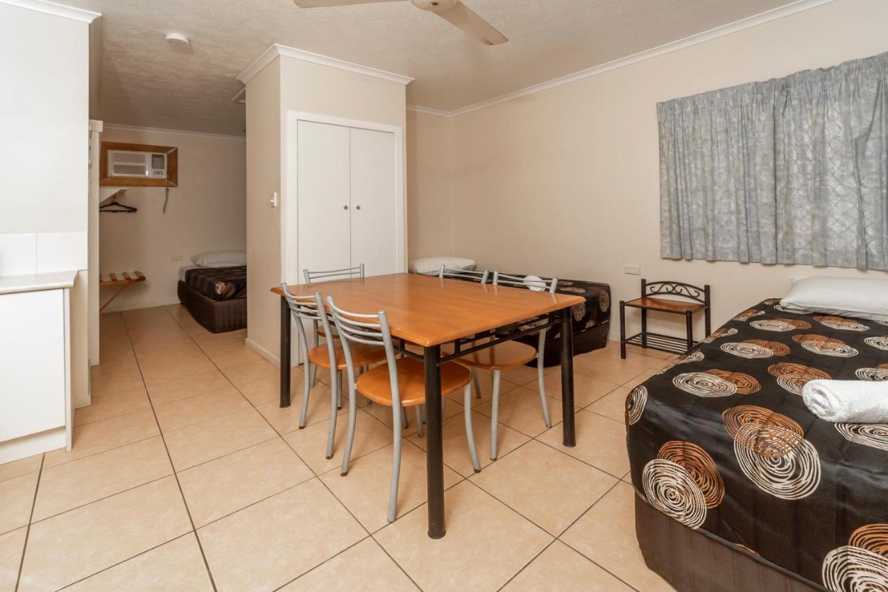 Hinchinbrook Marine Cove Resort Lucinda Exterior photo