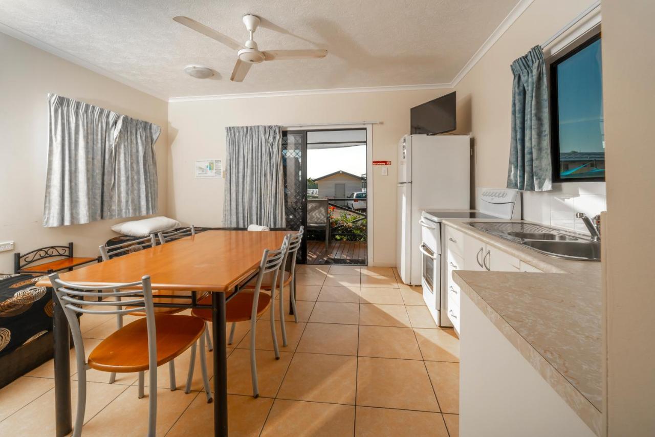 Hinchinbrook Marine Cove Resort Lucinda Exterior photo